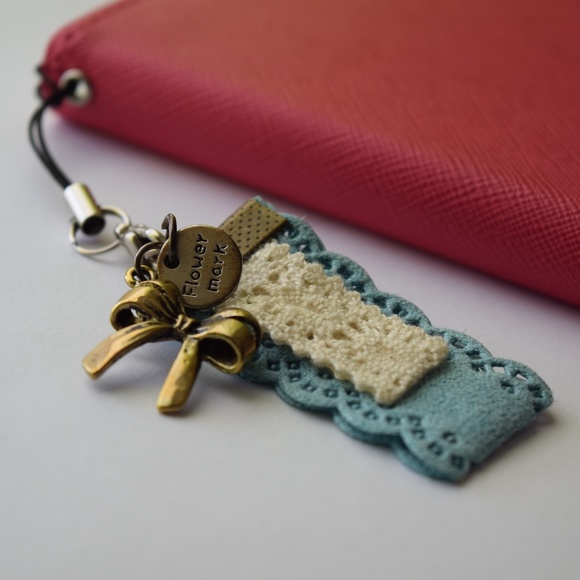 Cell Phone Strap/Charm - Picture 1 of 8